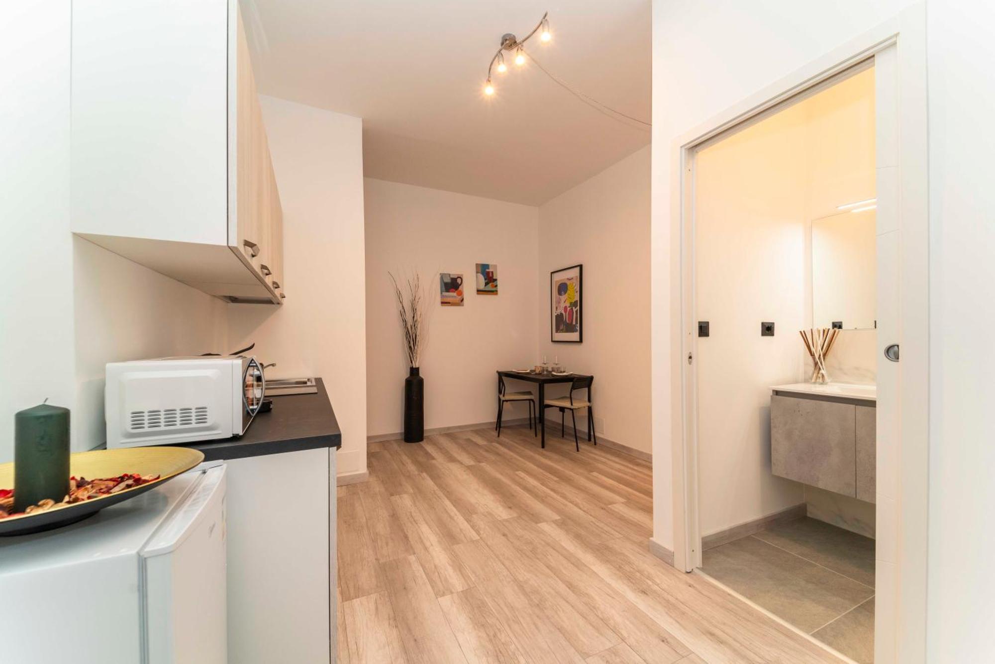 Apartment 2 B&business - 50 Mt Dalle Molinette, 300 Mt Da Metro Spezia, 1k M Da Lingotto Fiere Turin