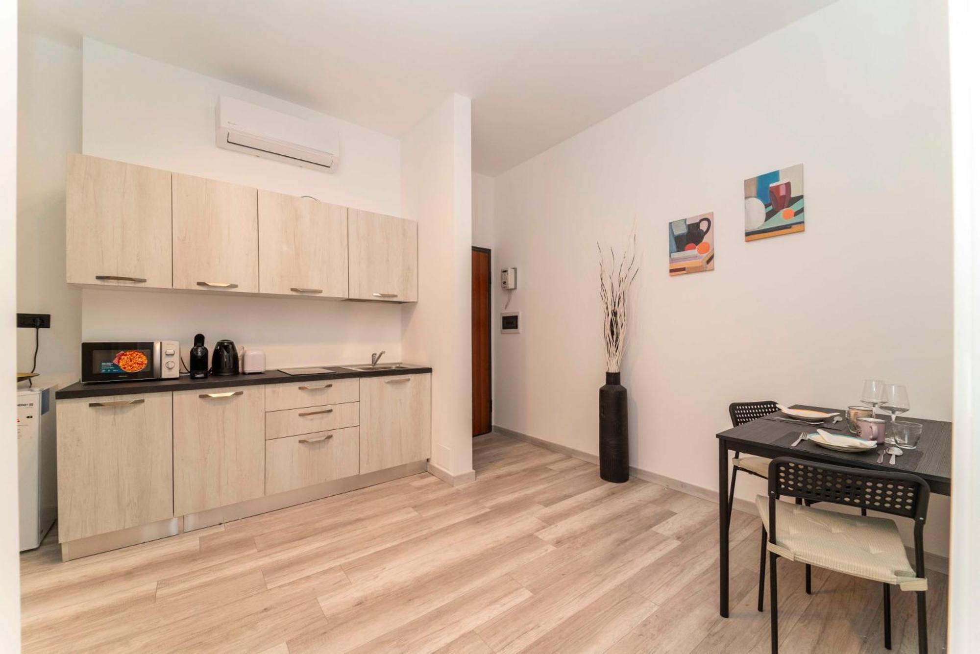 2 B&business - 50 Mt Dalle Molinette, 300 Mt Da Metro Spezia, 1k M Da Lingotto Fiere Apartment *